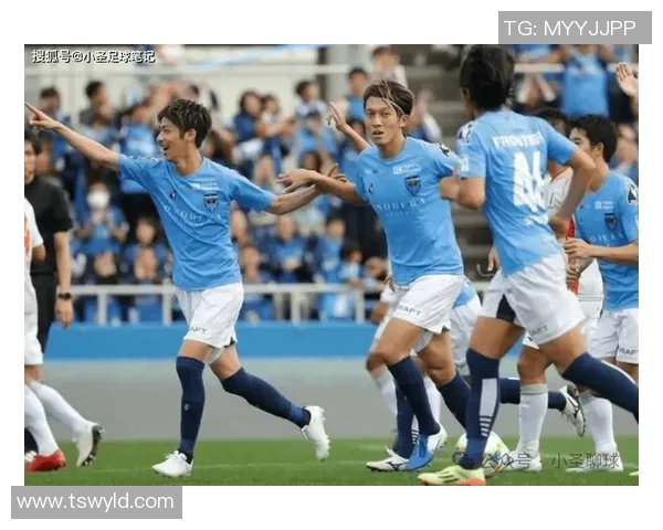 广岛三箭迎战浦和红钻争夺胜利展现足球激情与实力对决