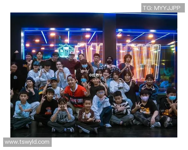 成都街舞队的力量与魅力探讨街舞文化在城市生活中的影响与发展