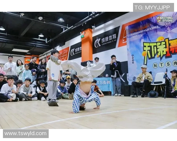 街舞战术解析：成都街舞队如何构建高效控制体系与团队协作