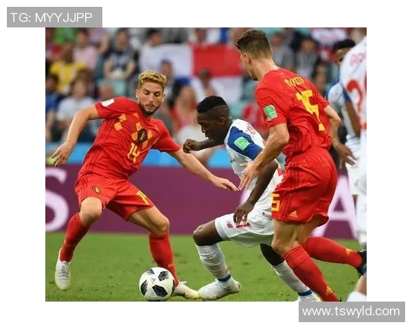 中场掌控战局 打造足球比赛中的核心力量与战略布局